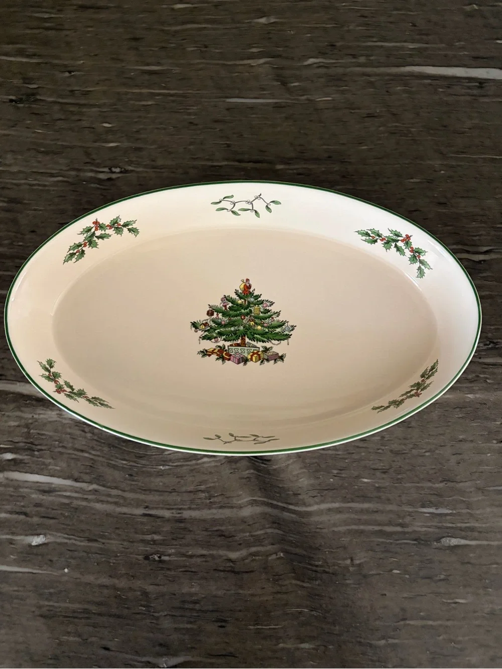 Spode Christmas Tree Oven-to-Table Oval Baker, 10.50